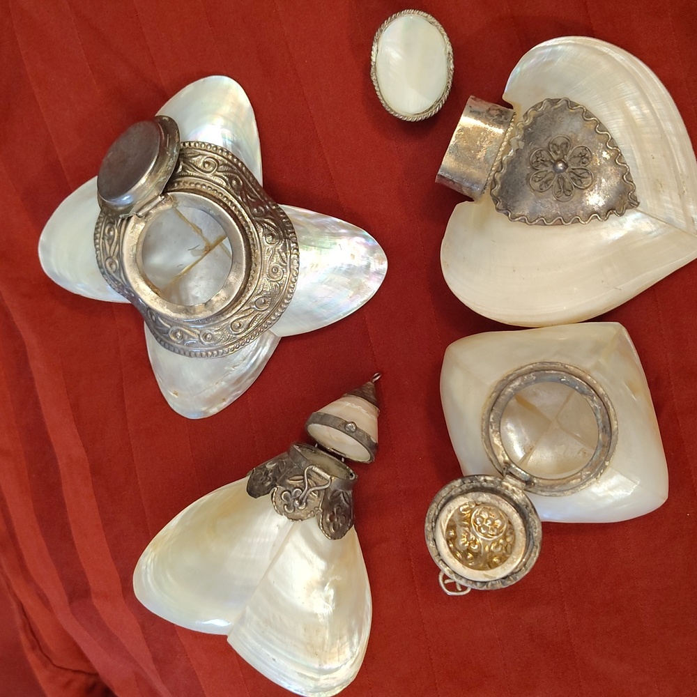 4 Vintage Sterling/Mother of Pearl snuff/pill Bottles - Picture 6 of 6